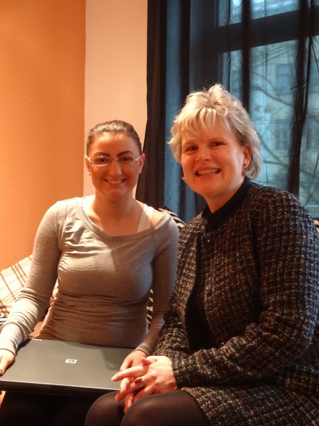 Übergabe Laptop an Alexandra